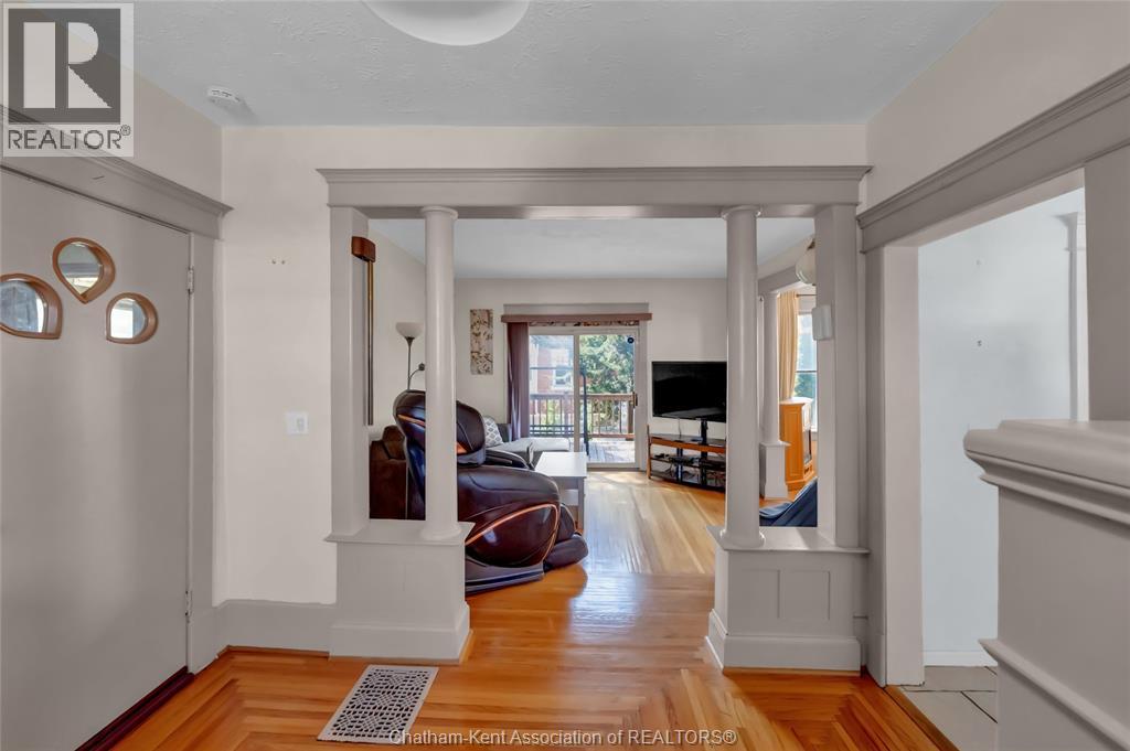 448 Queen STREET - 6