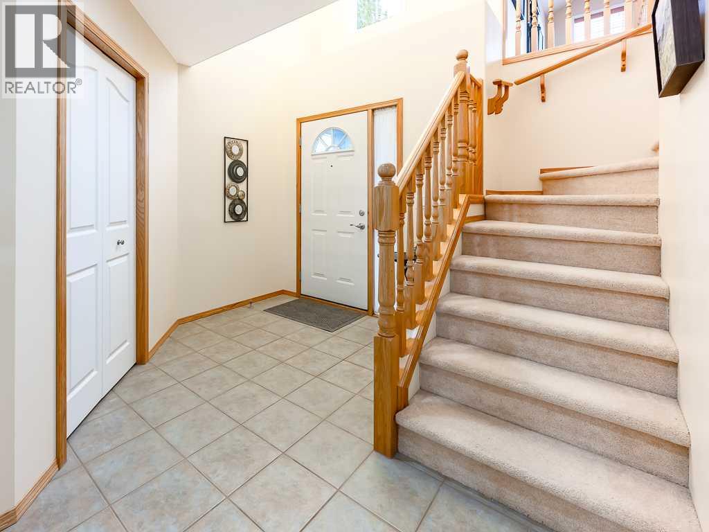 143 Cougarstone Square SW - 22
