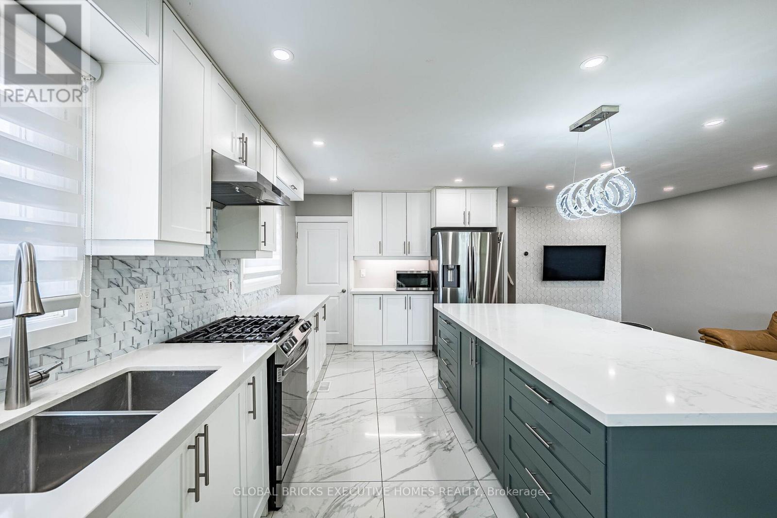 1274 REDBANK CRESCENT - 14