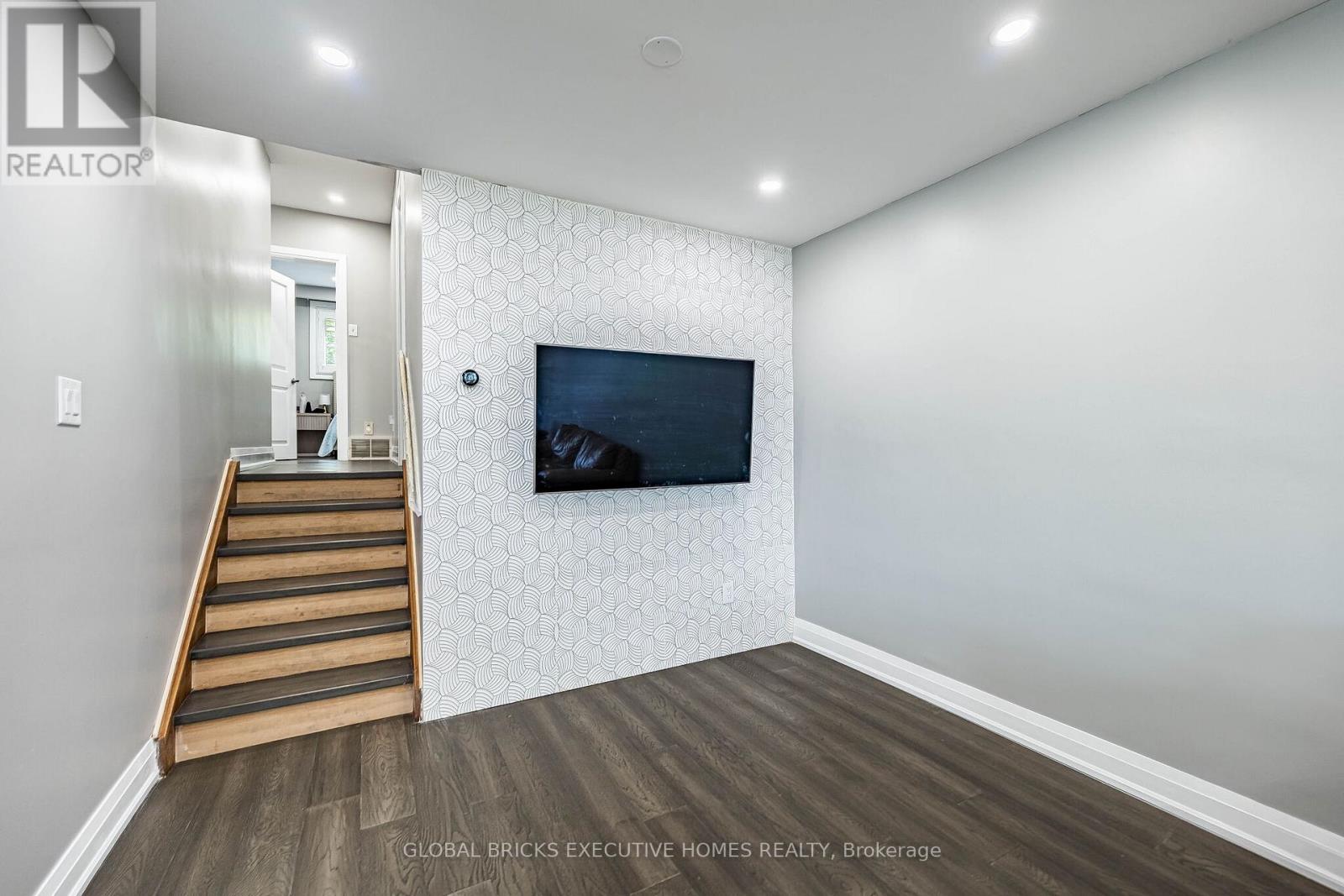 1274 REDBANK CRESCENT - 10