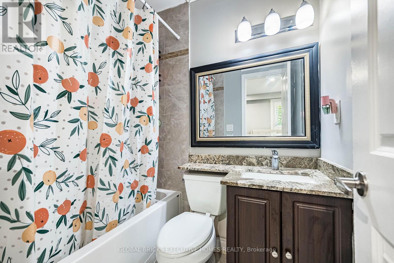 1274 REDBANK CRESCENT - 33