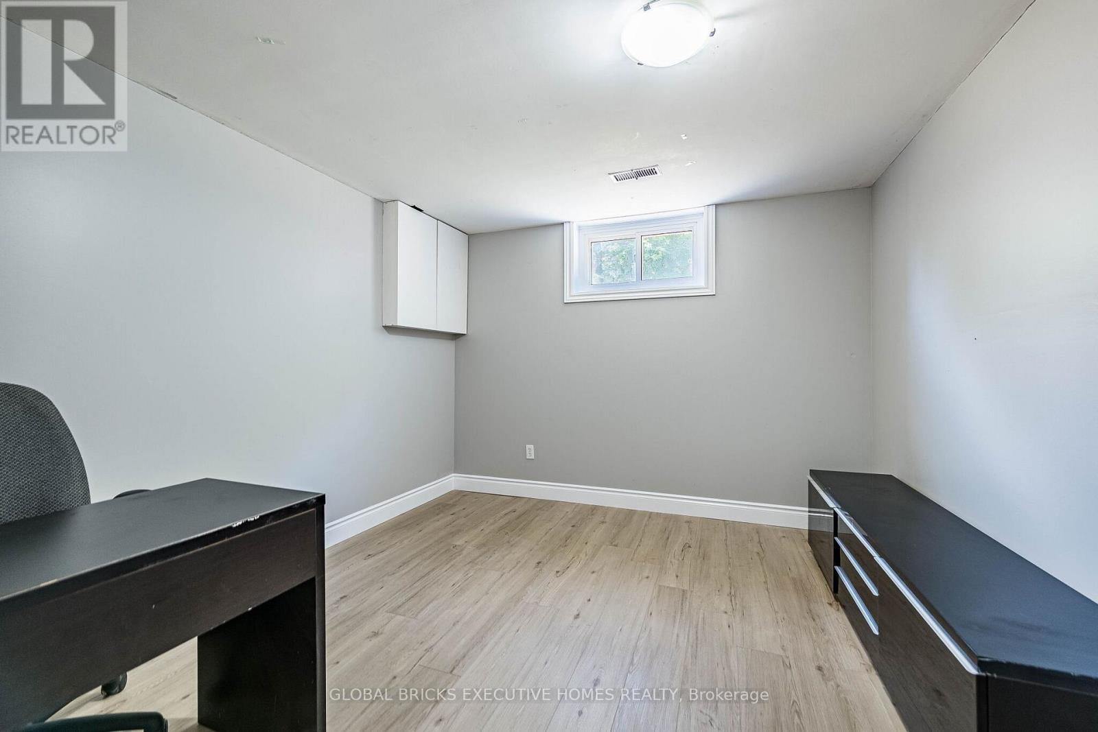 1274 REDBANK CRESCENT - 41
