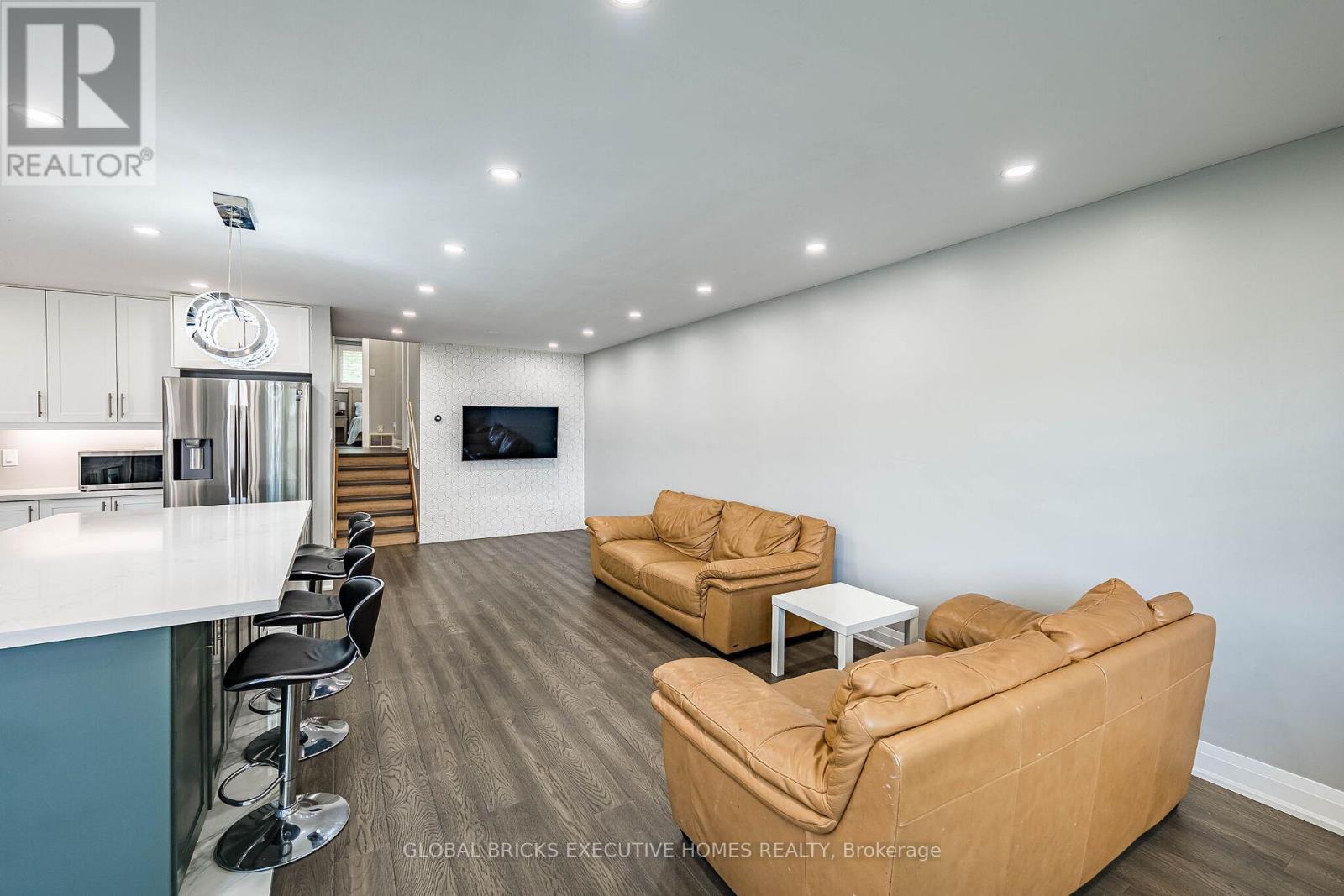 1274 REDBANK CRESCENT - 6