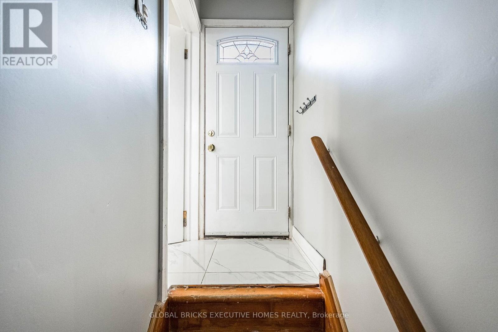 1274 REDBANK CRESCENT - 36