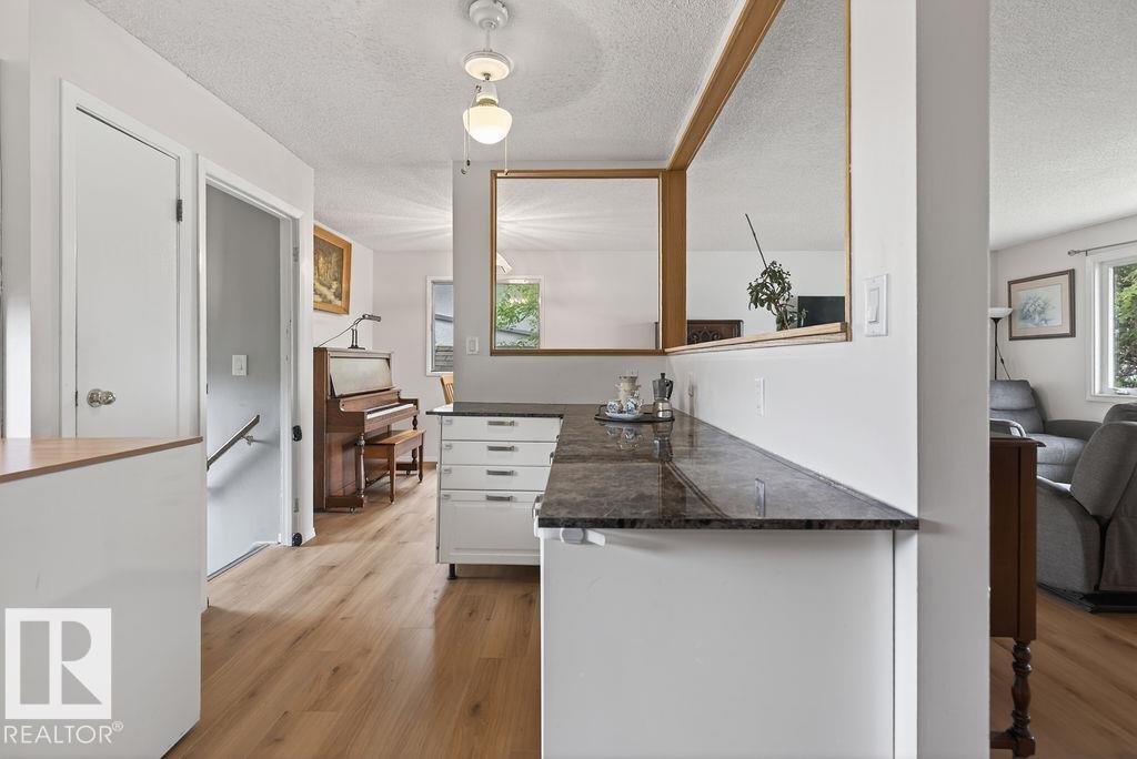 123 GRANDIN DR — photo 8