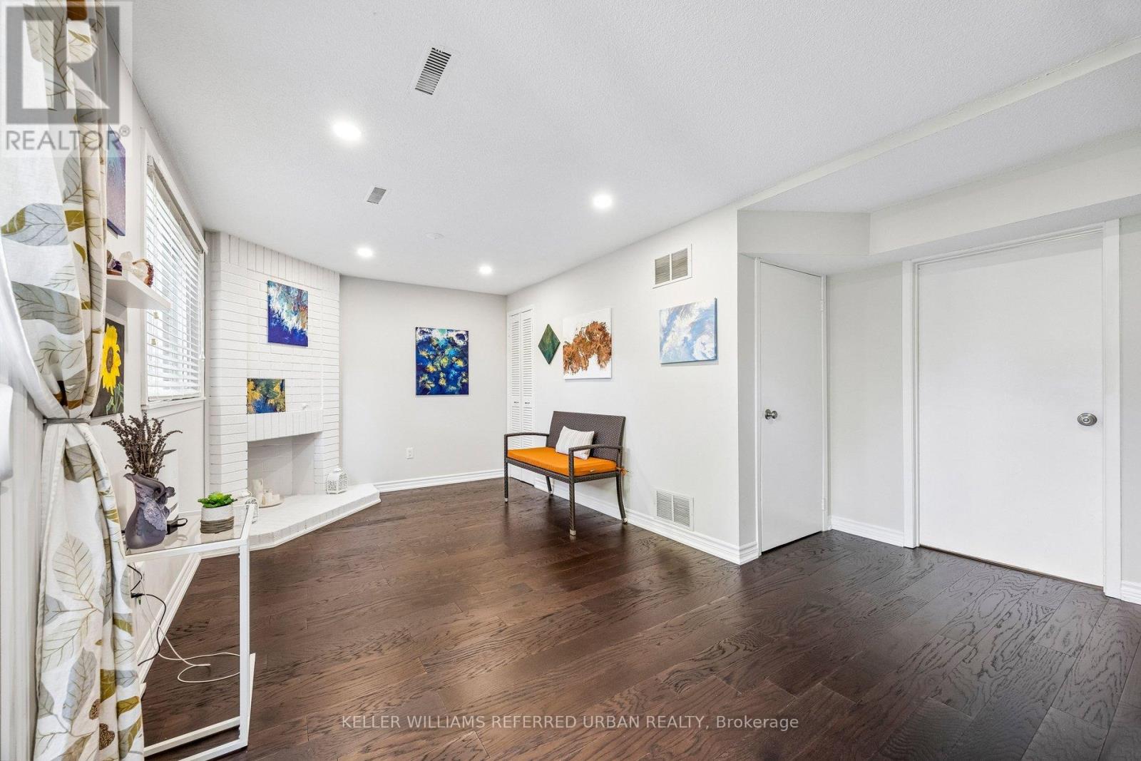 31 FLAMING ROSEWAY - 26