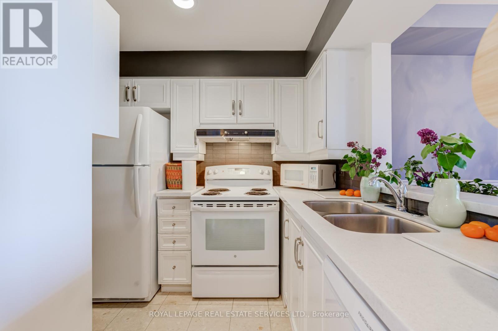 #202 1750 BAYVIEW AVENUE - 22