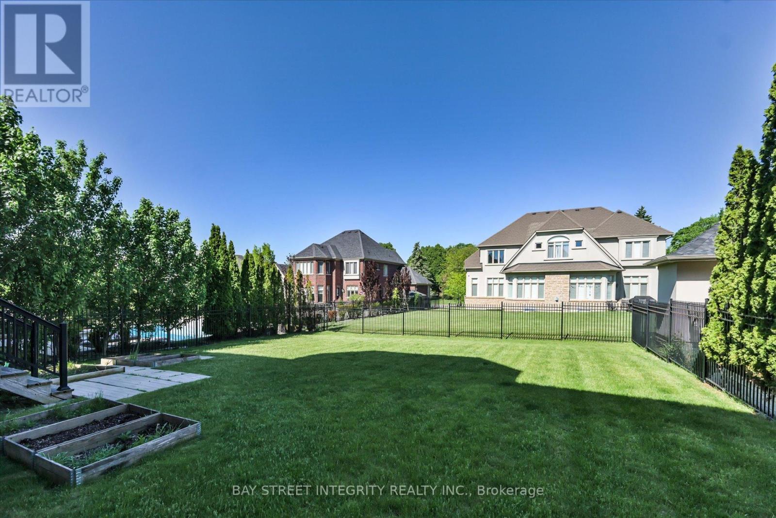 49 GLENGORDON CRESCENT - 44