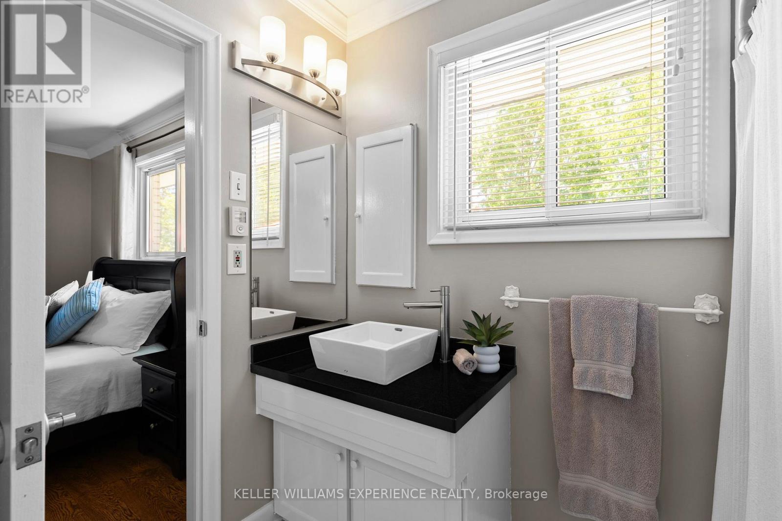 27 OTTAWAY AVENUE - 20