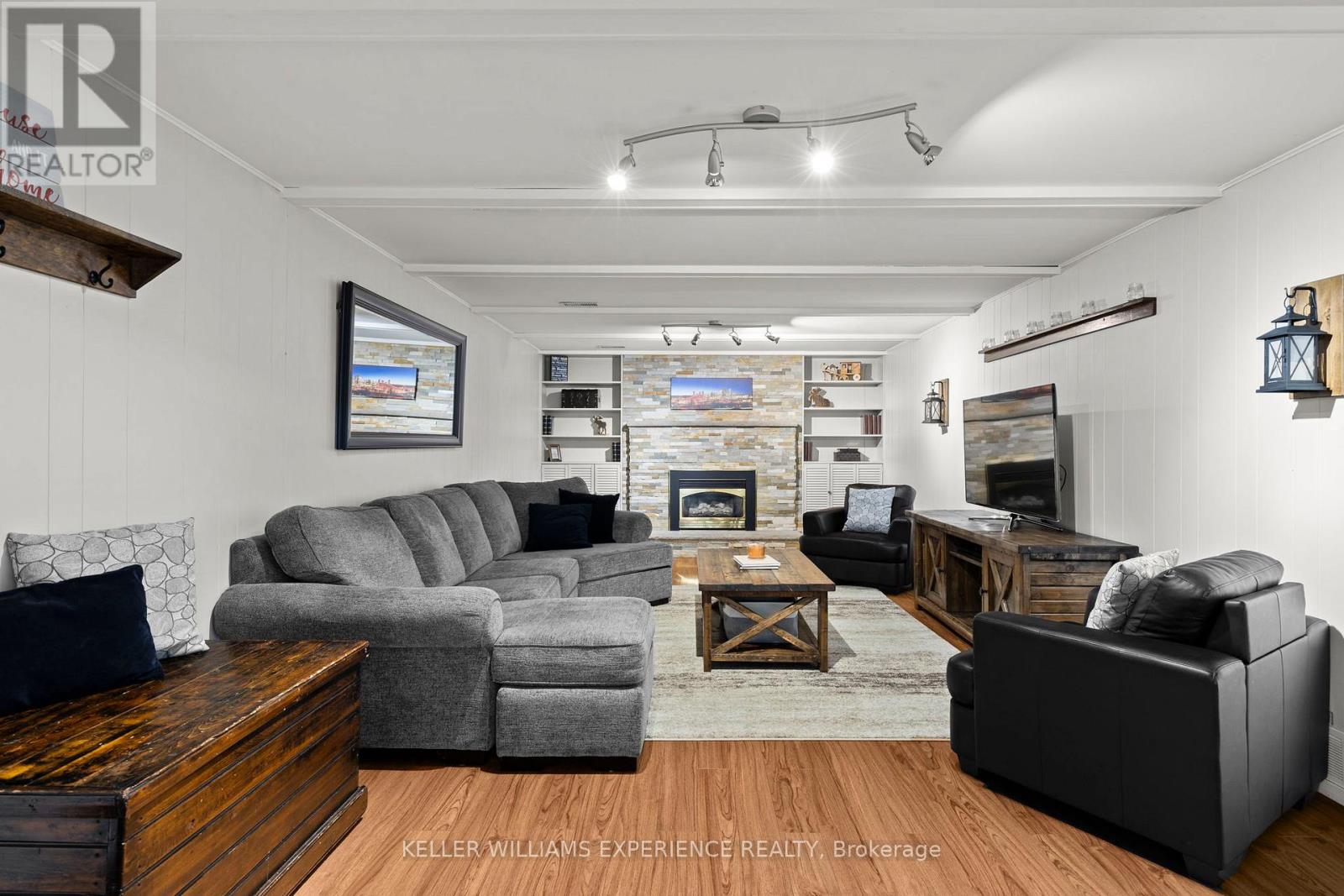 27 OTTAWAY AVENUE - 25