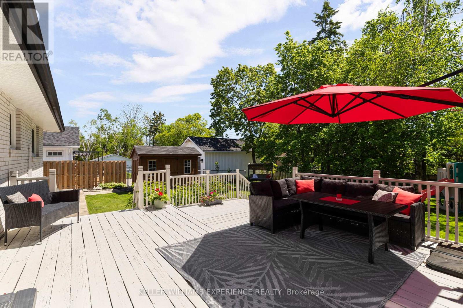 27 OTTAWAY AVENUE - 33
