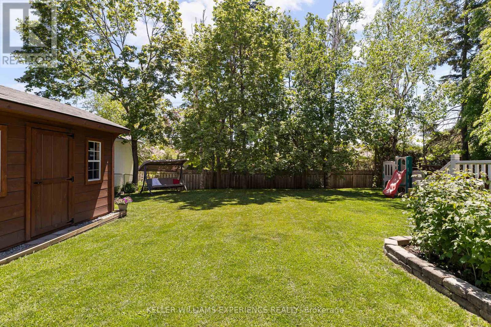 27 OTTAWAY AVENUE - 34