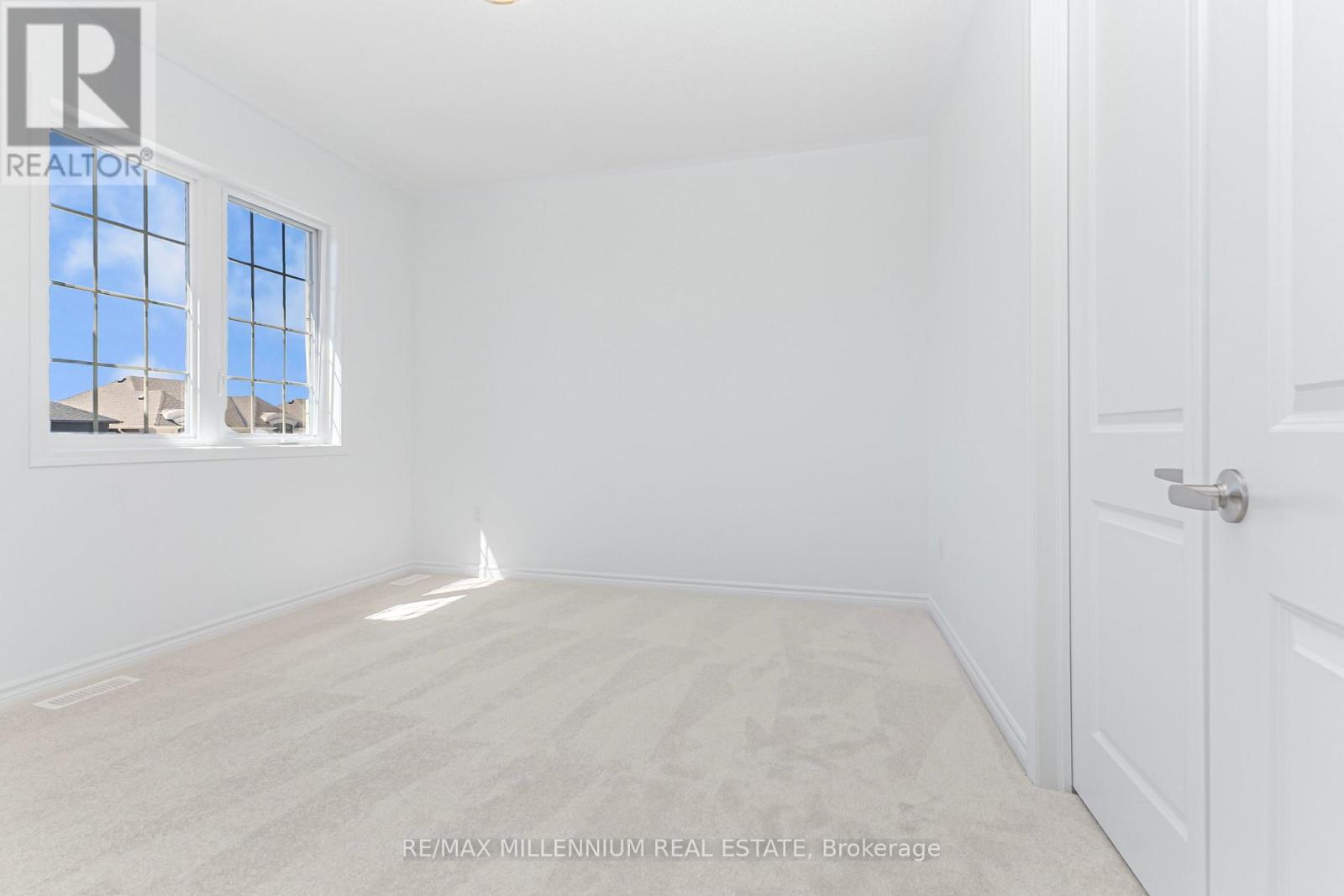 54 GRETZKY AVENUE - 31