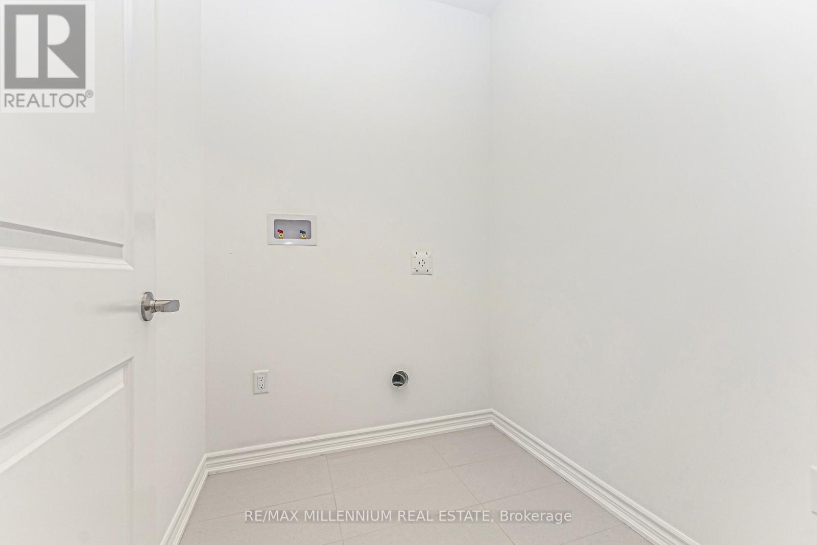 54 GRETZKY AVENUE - 35