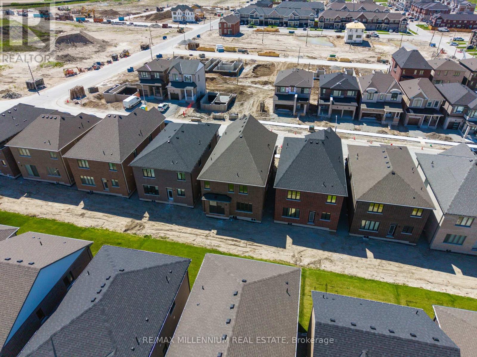 54 GRETZKY AVENUE - 42