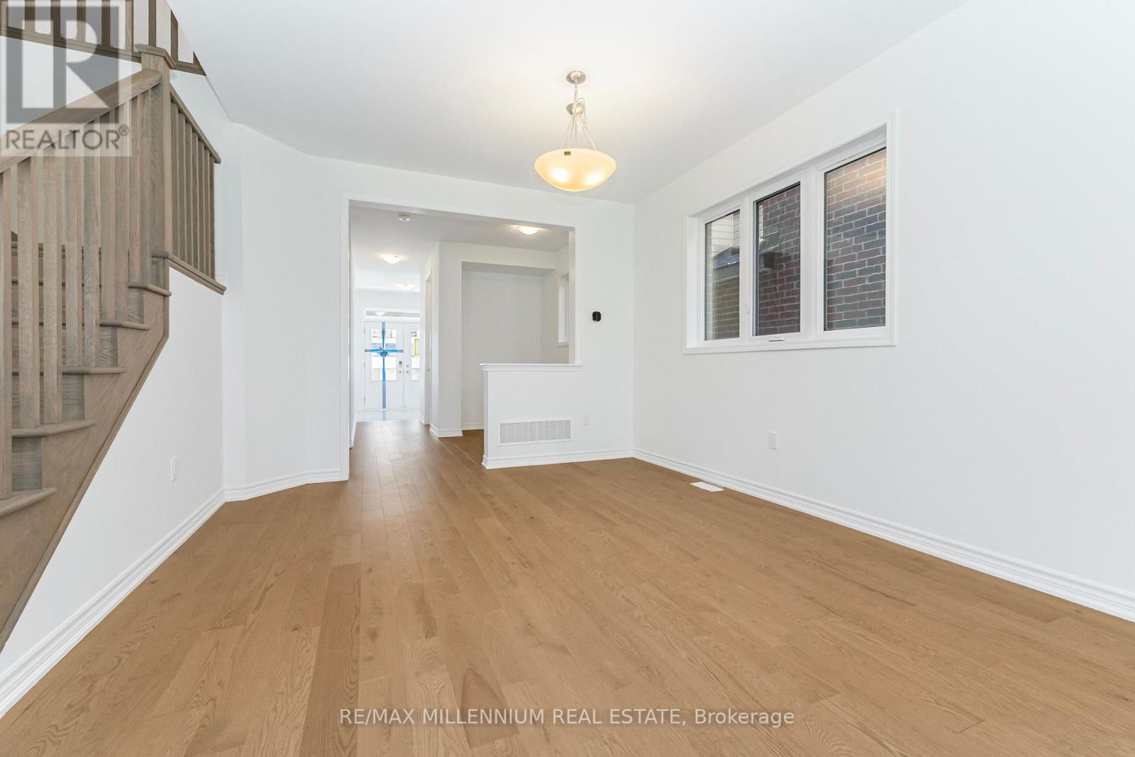 54 GRETZKY AVENUE - 8