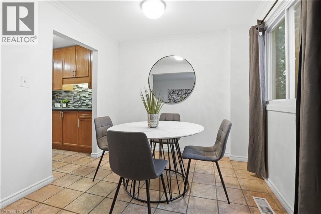 #6 1460 GARTH Street - 13