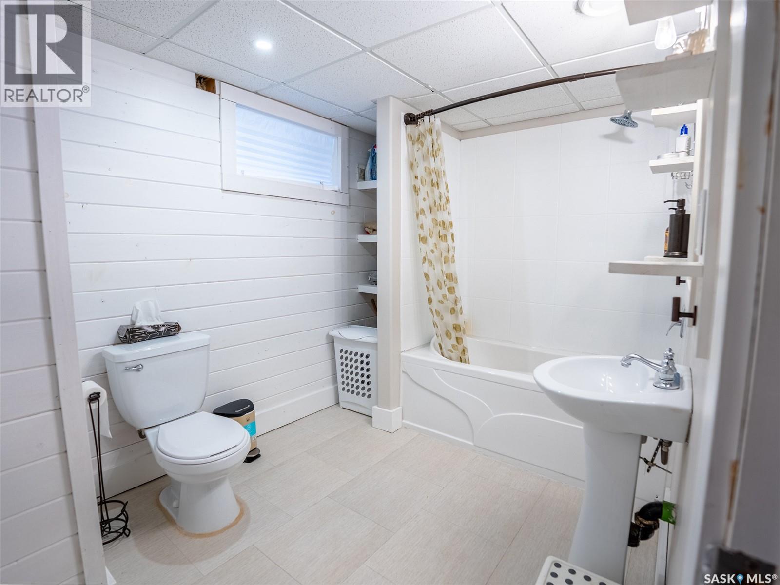 22 Calder CRESCENT - 24
