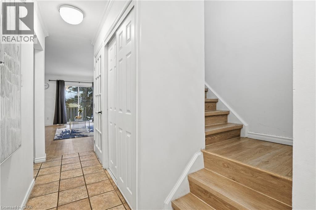 #6 1460 GARTH Street - 15