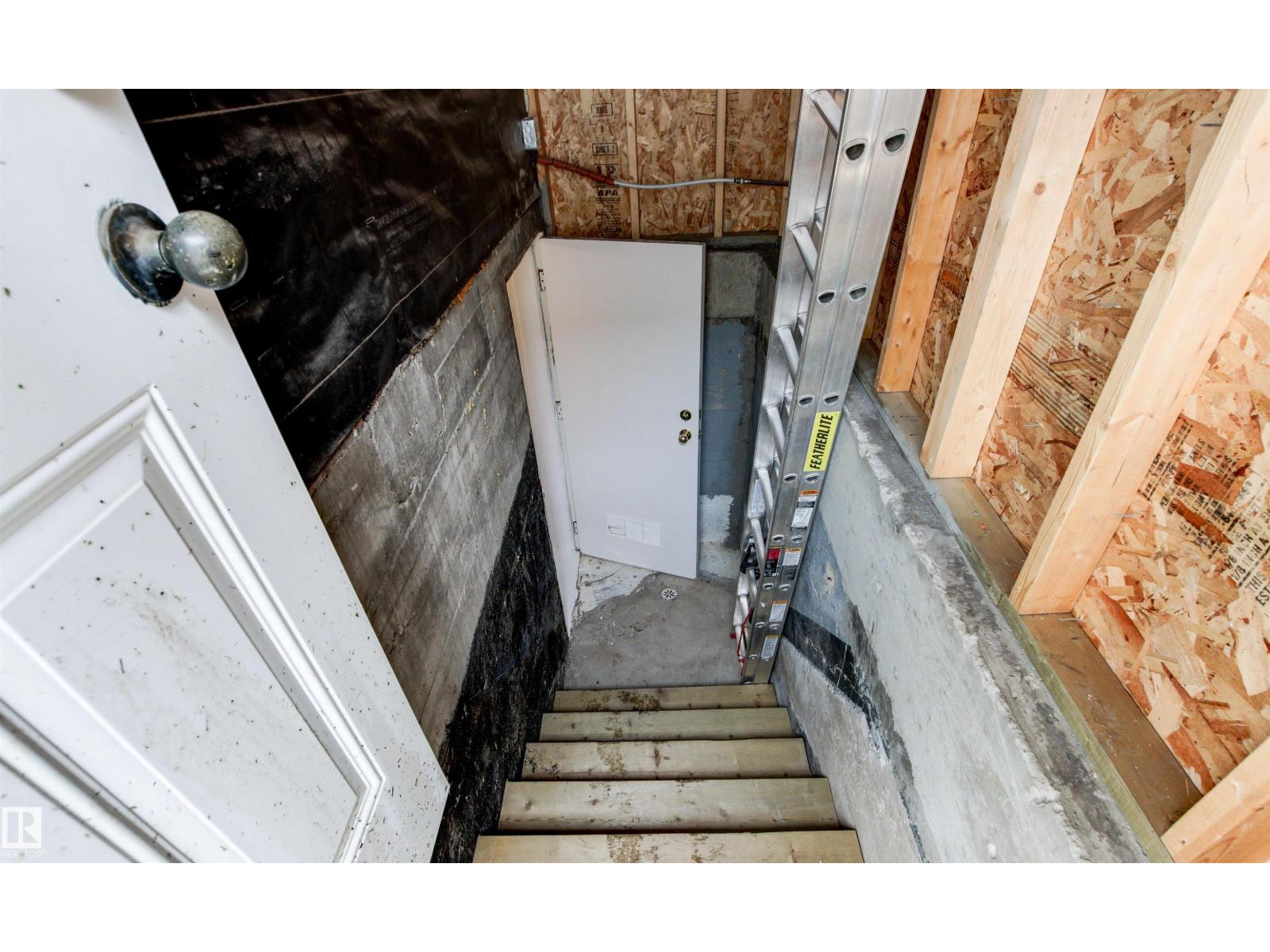 12775 119 ST NW - 33