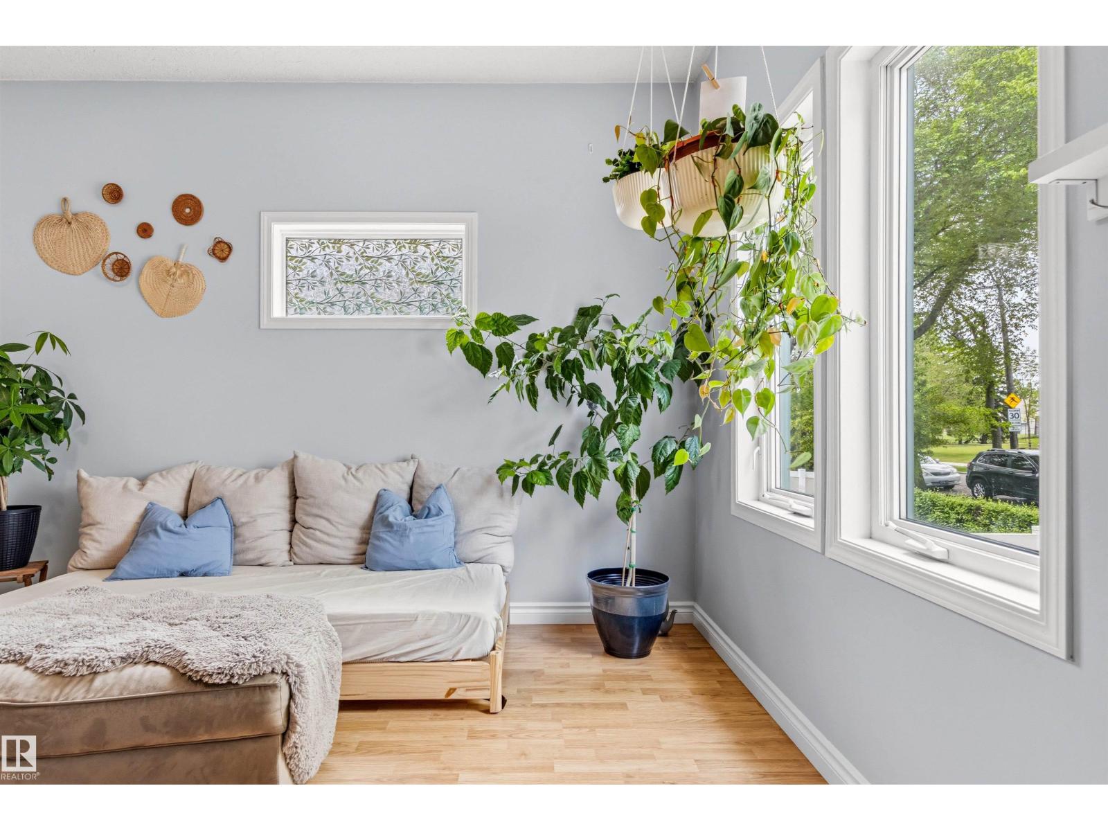 12775 119 ST NW - 4