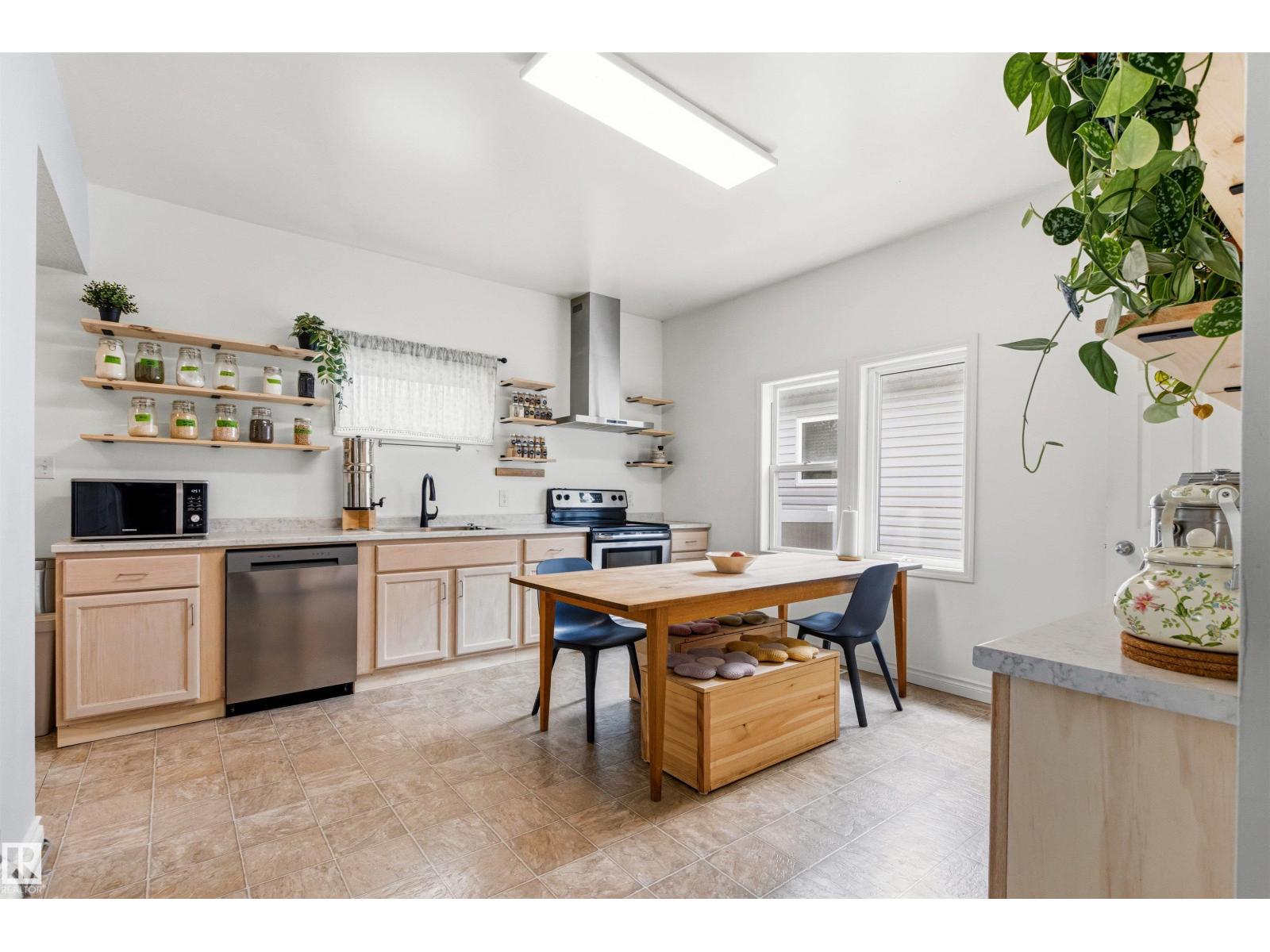 12775 119 ST NW - 7