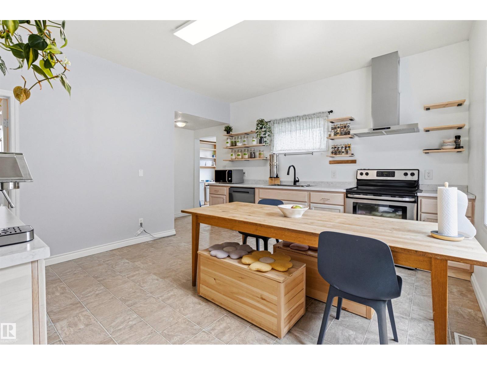 12775 119 ST NW - 8