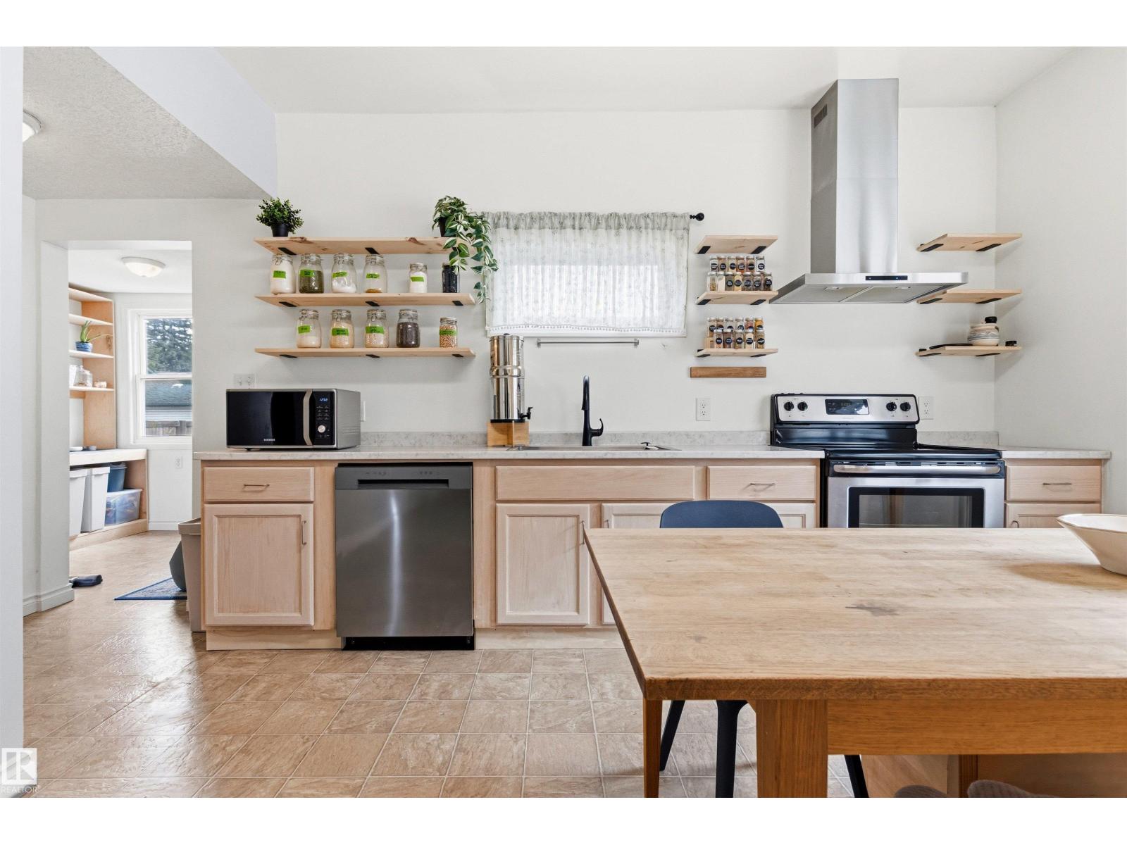 12775 119 ST NW - 9