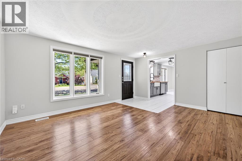 143 FAIRVIEW Avenue E - 6