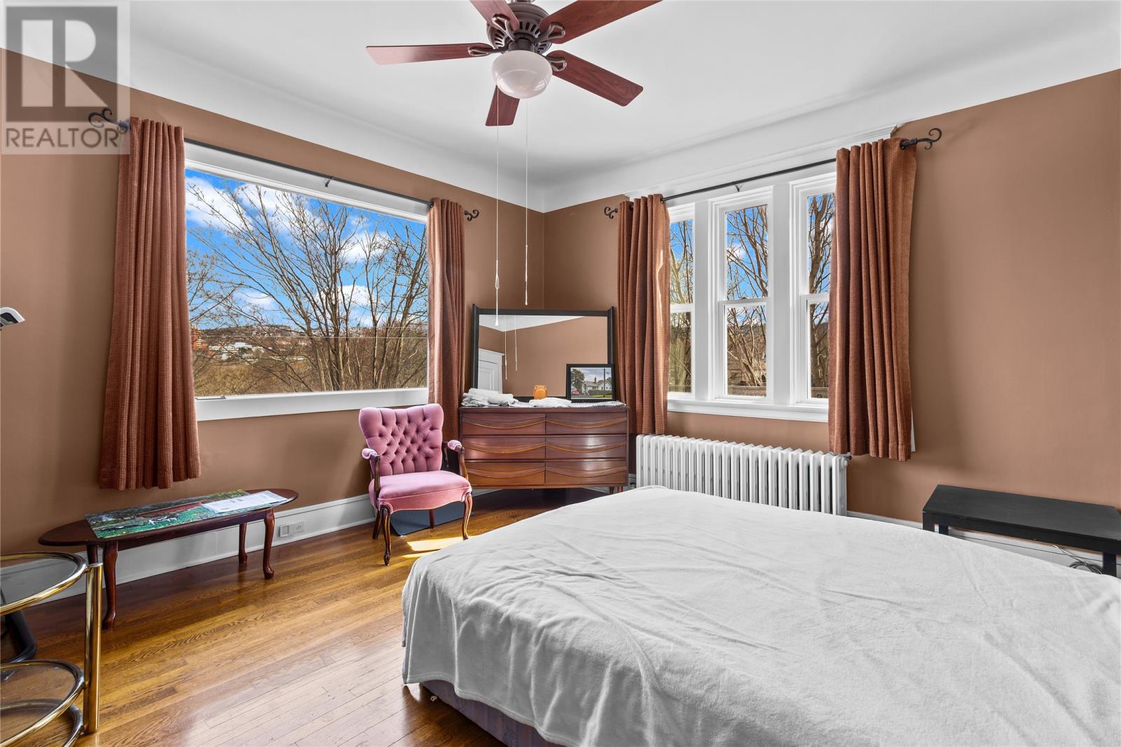 8 Glenridge Crescent - 12
