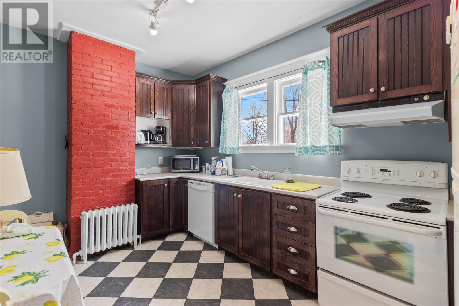 8 Glenridge Crescent - 15
