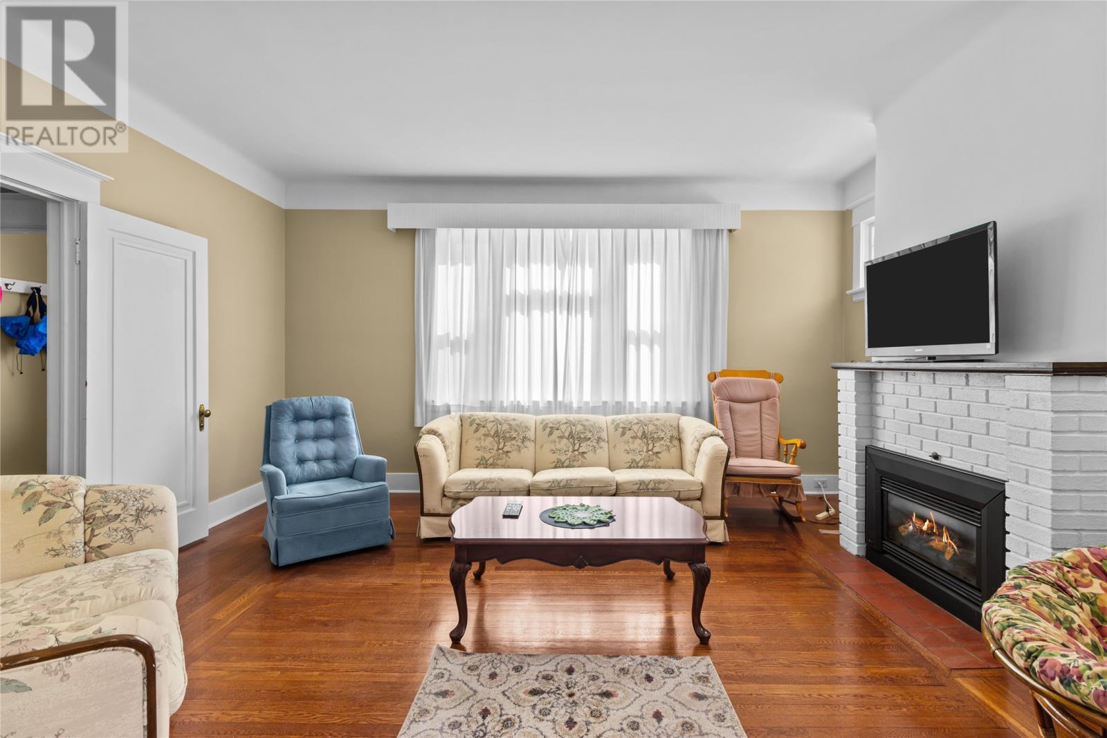 8 Glenridge Crescent - 8
