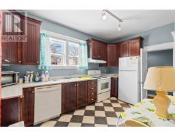 8 Glenridge Crescent thumbnail 13