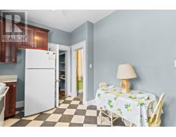8 Glenridge Crescent thumbnail 14