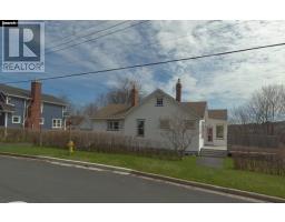 8 Glenridge Crescent thumbnail 2