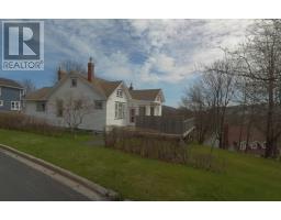 8 Glenridge Crescent thumbnail 3
