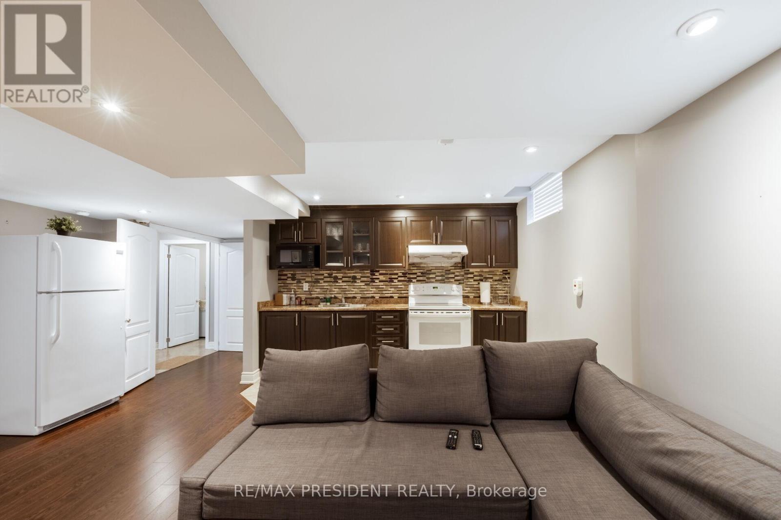 64 ORCHID DRIVE - 33