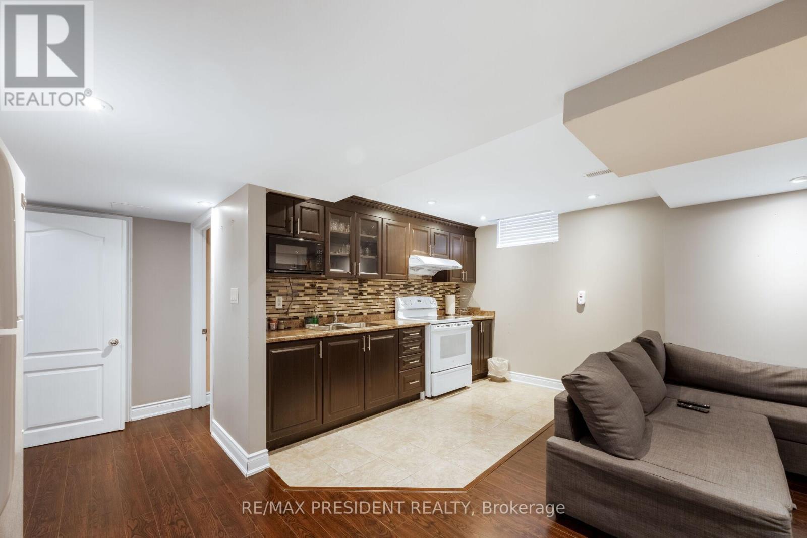 64 ORCHID DRIVE - 34