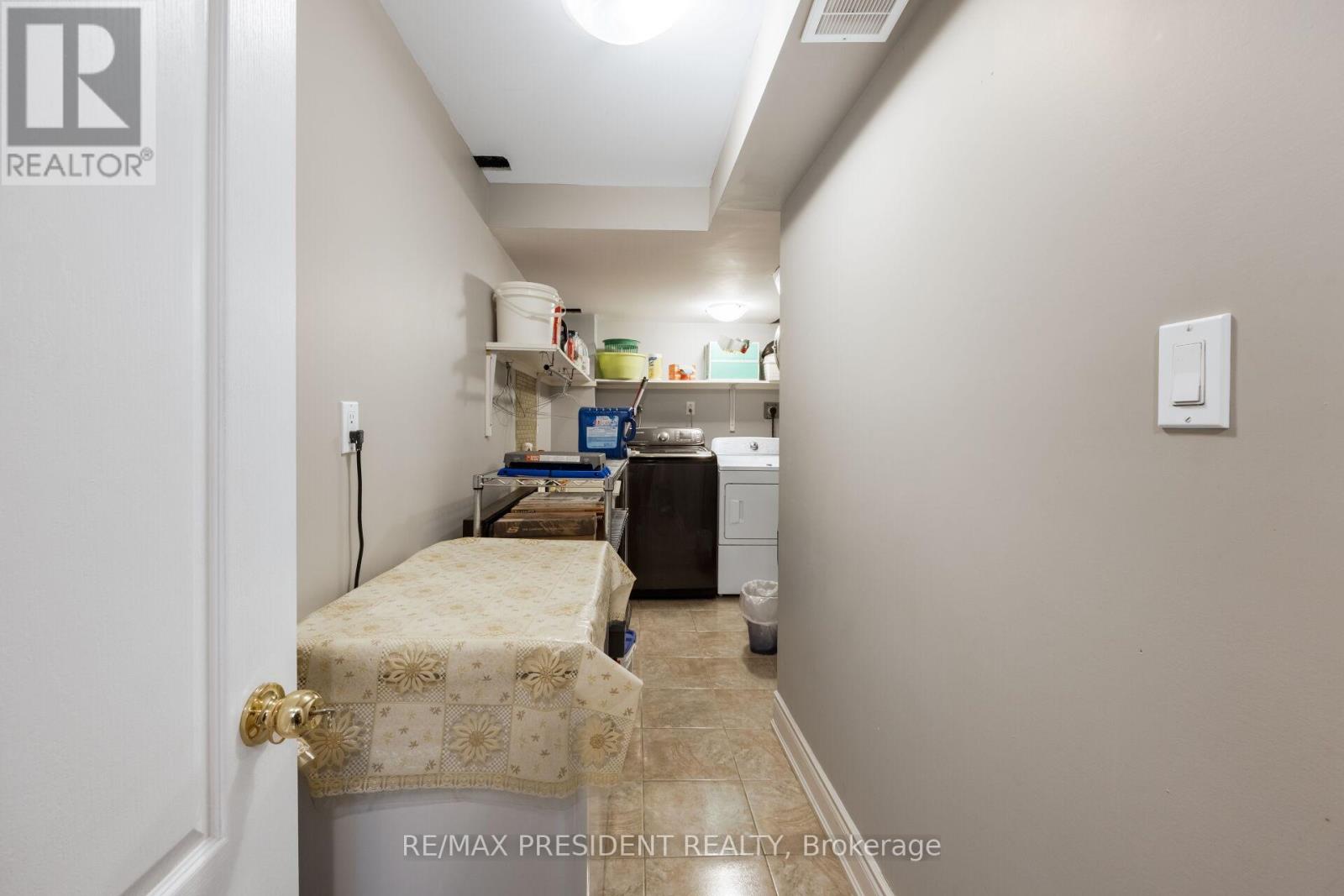 64 ORCHID DRIVE - 38
