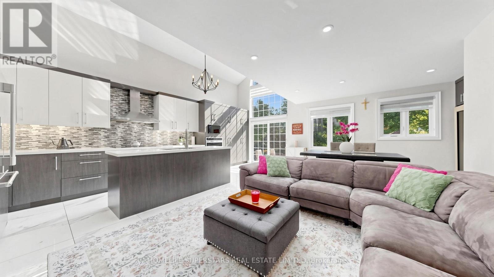 34 MERCER DRIVE - 1