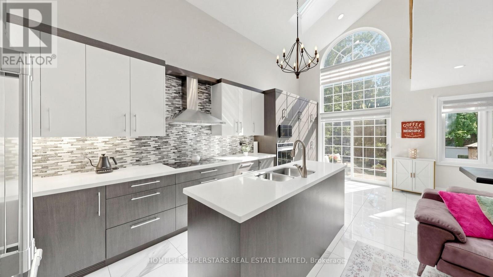 34 MERCER DRIVE - 12