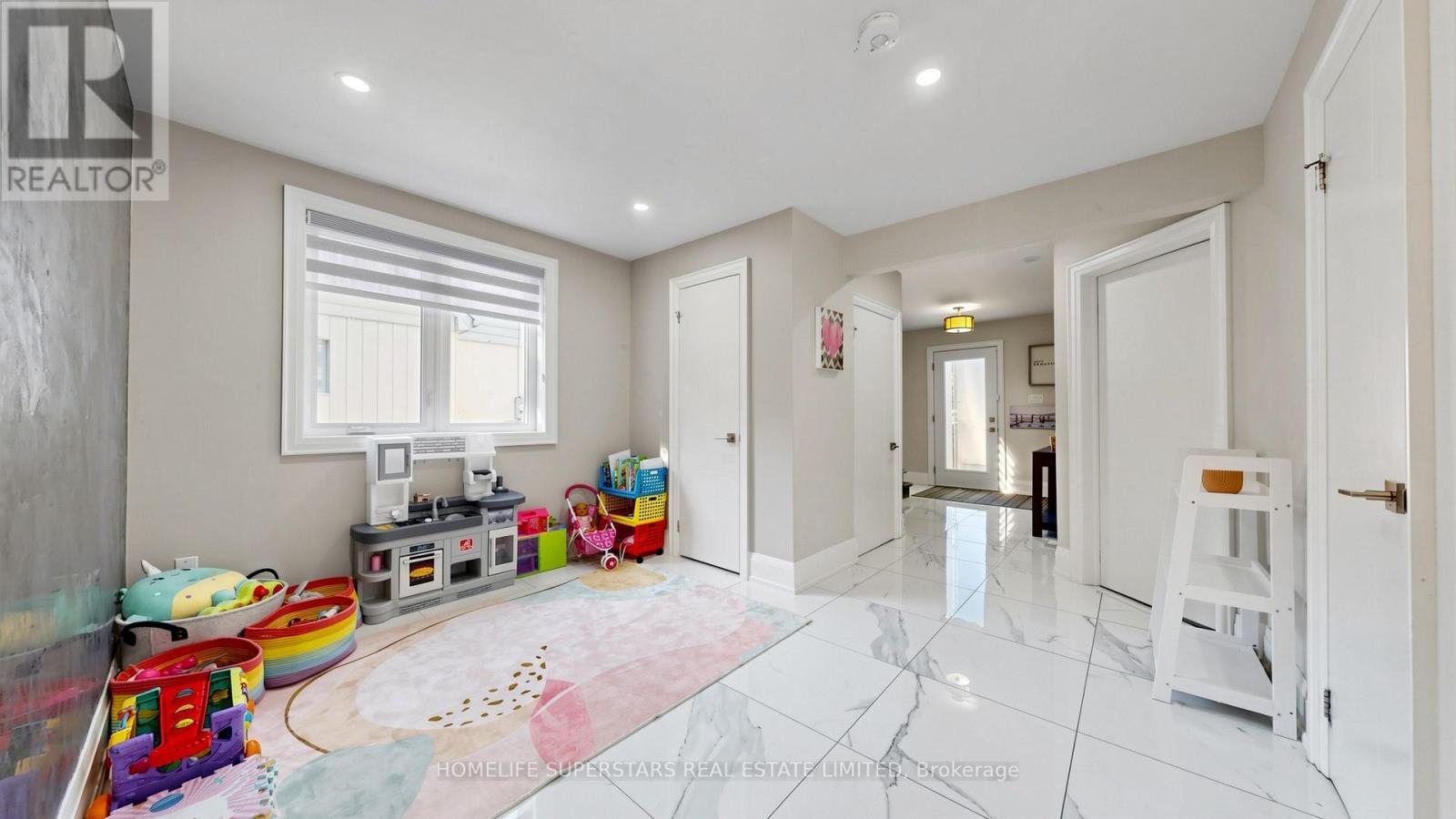 34 MERCER DRIVE - 18