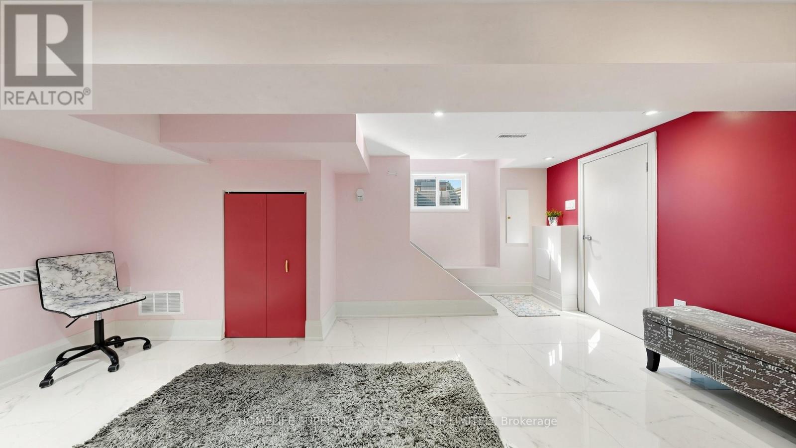 34 MERCER DRIVE - 42