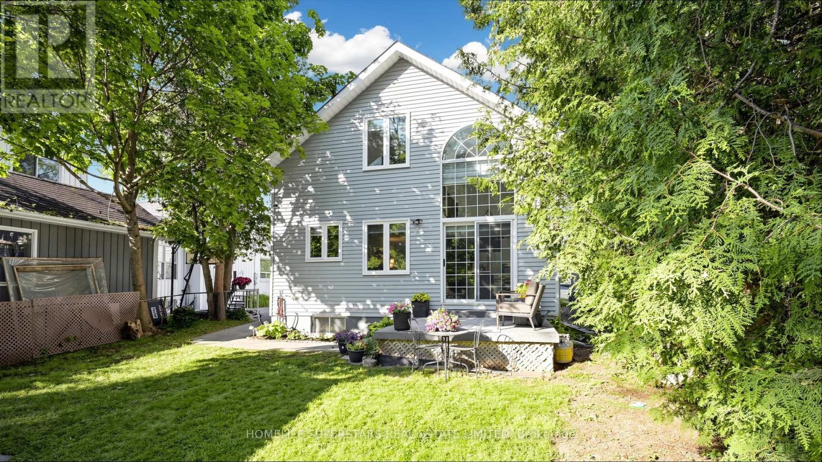 34 MERCER DRIVE - 43