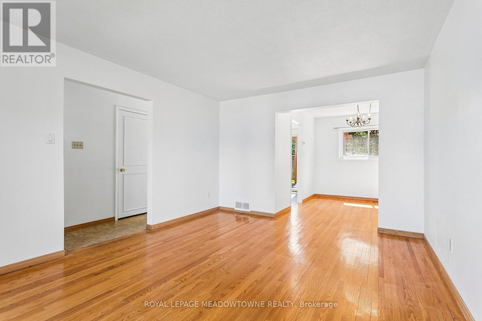 34 PLAINSMAN ROAD - 10