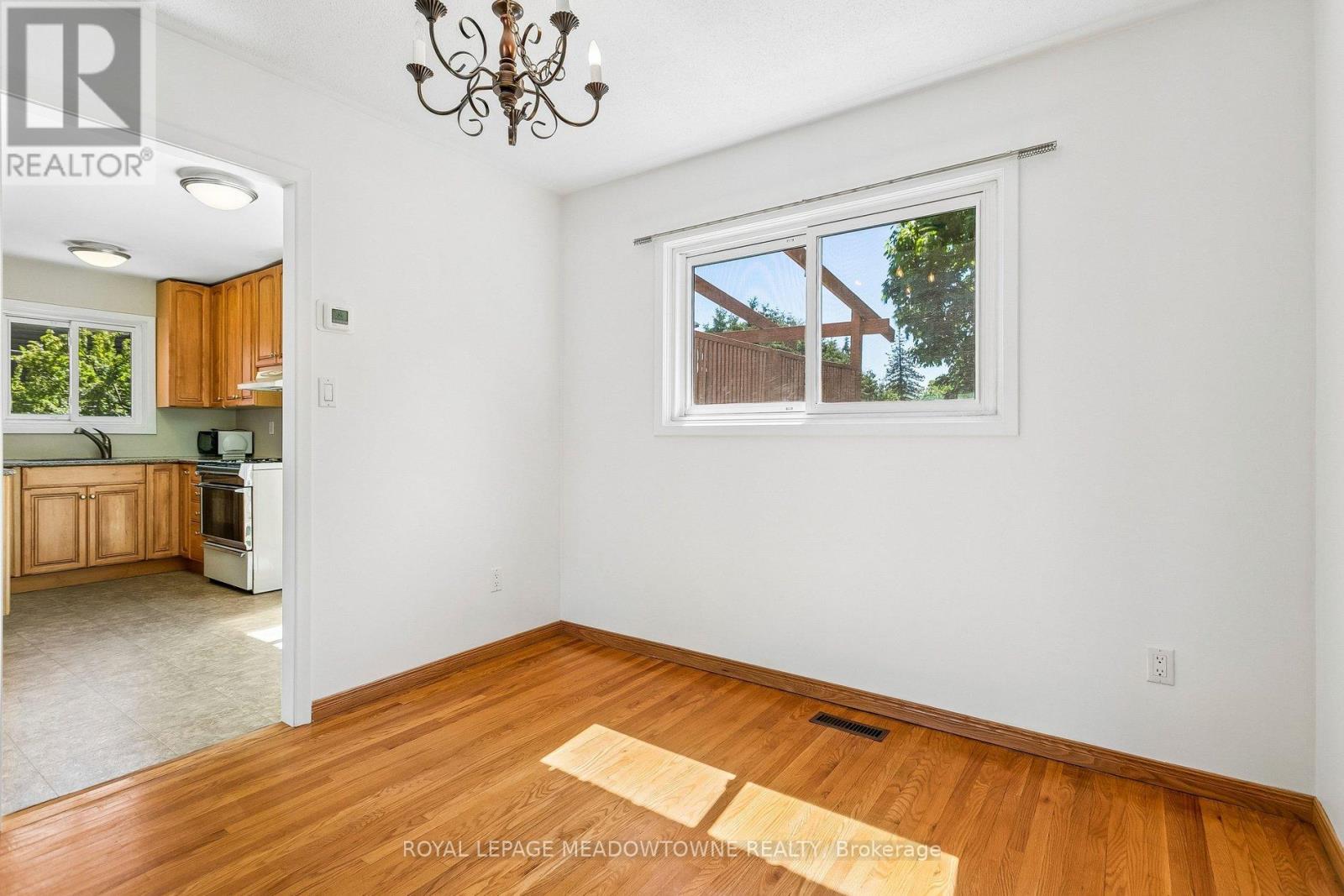 34 PLAINSMAN ROAD - 12