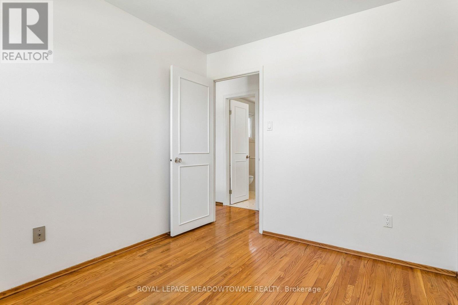 34 PLAINSMAN ROAD - 26