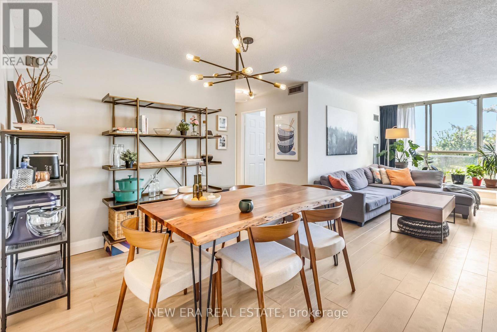 Listing photo of 437 - 22 SOUTHPORT STREET