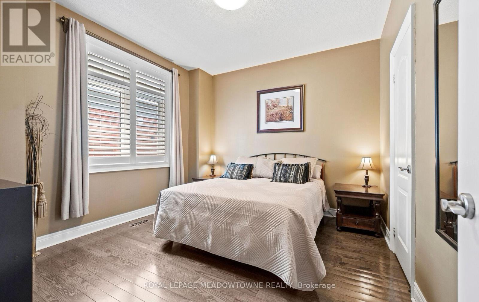 5 MCNUTT STREET - 28