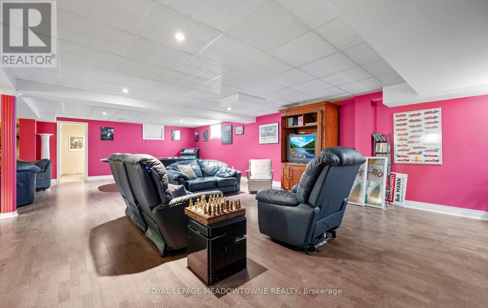 5 MCNUTT STREET - 36